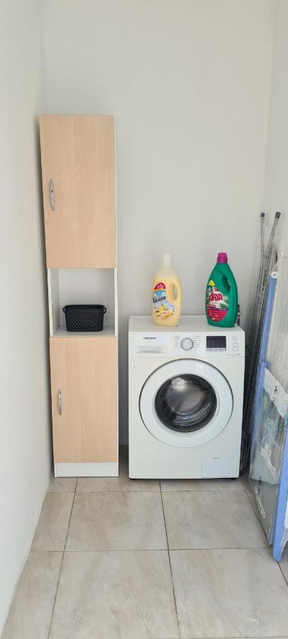 Large Apartment In Marsascala. Sleeps 6 マルサスカーラ エクステリア 写真