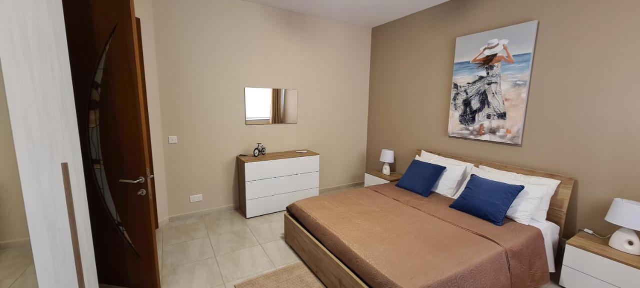 Large Apartment In Marsascala. Sleeps 6 マルサスカーラ エクステリア 写真