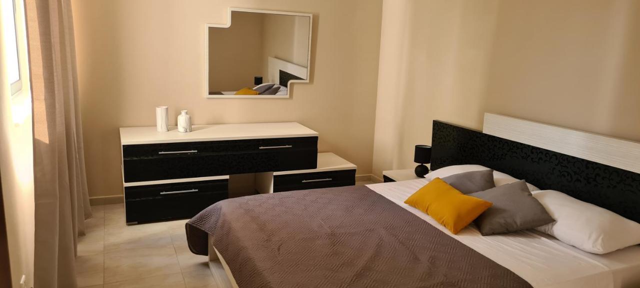 Large Apartment In Marsascala. Sleeps 6 マルサスカーラ エクステリア 写真