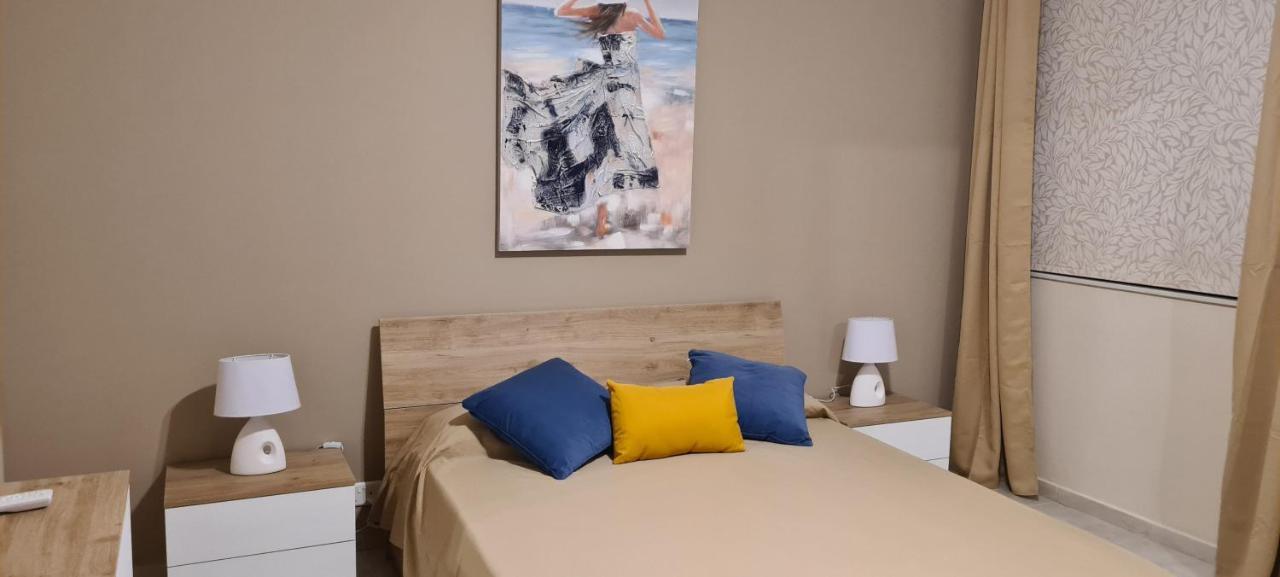 Large Apartment In Marsascala. Sleeps 6 マルサスカーラ エクステリア 写真